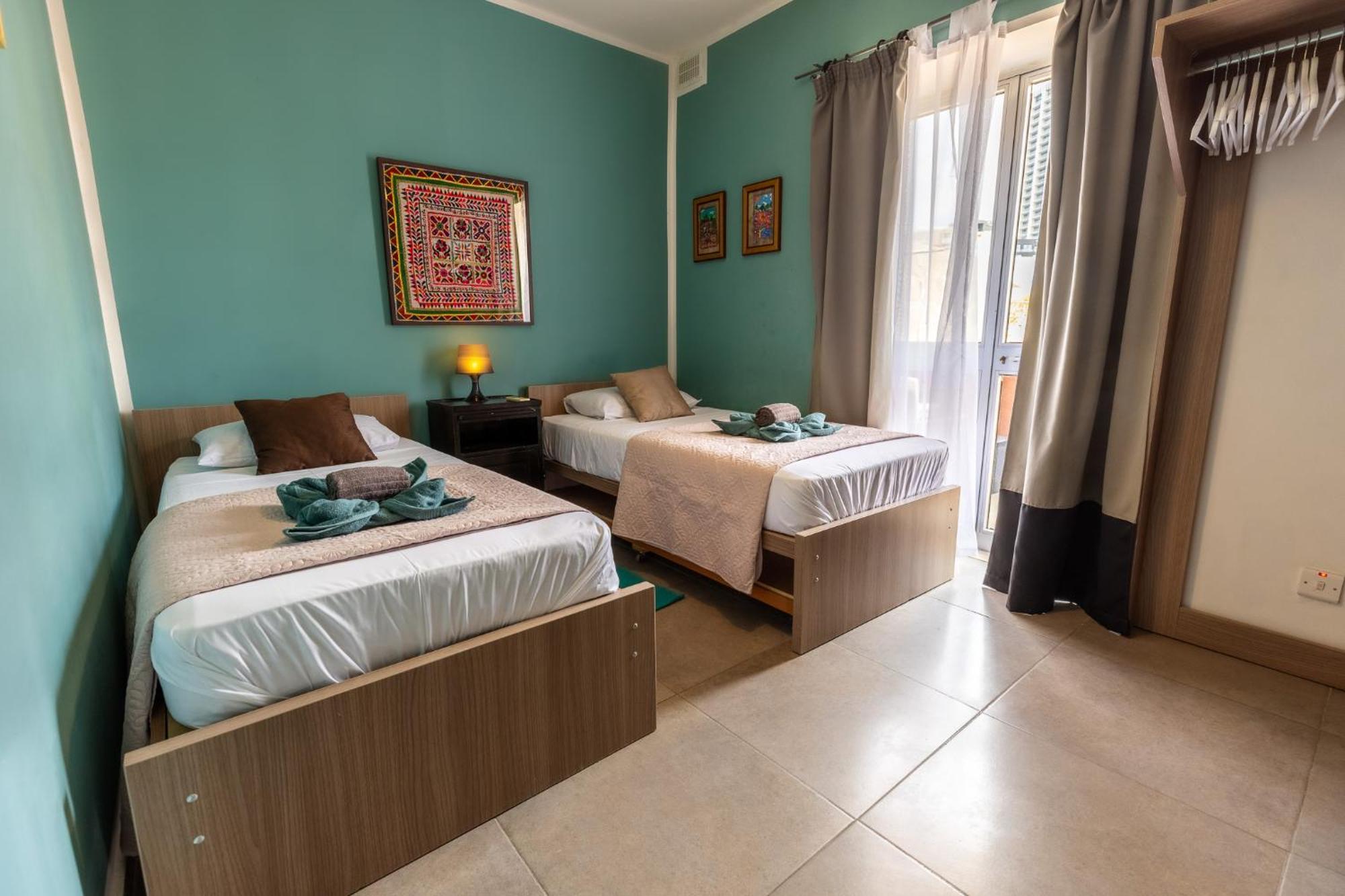 Pinewood Apartment Saint Julian's Екстериор снимка