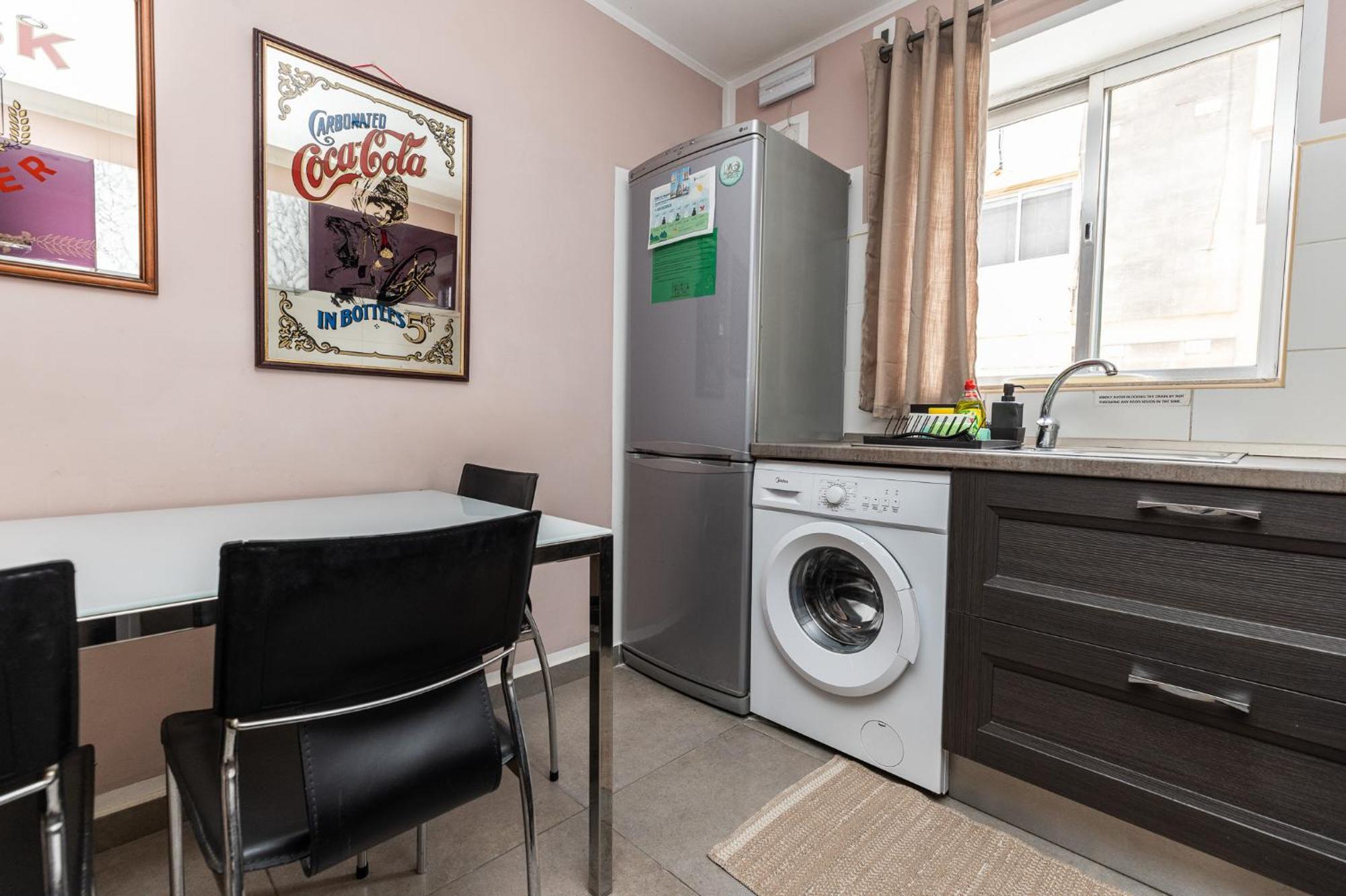 Pinewood Apartment Saint Julian's Екстериор снимка