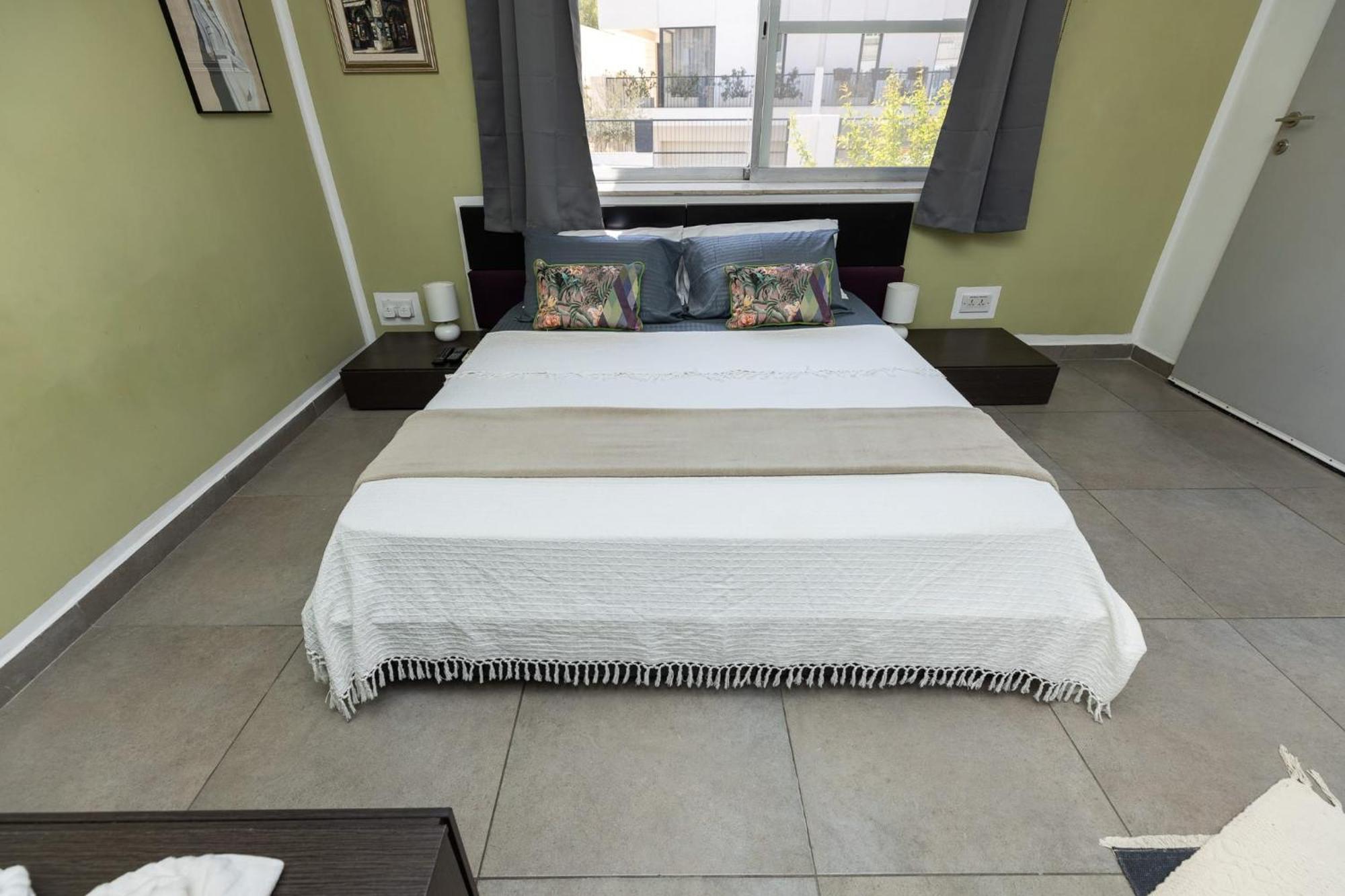Pinewood Apartment Saint Julian's Екстериор снимка