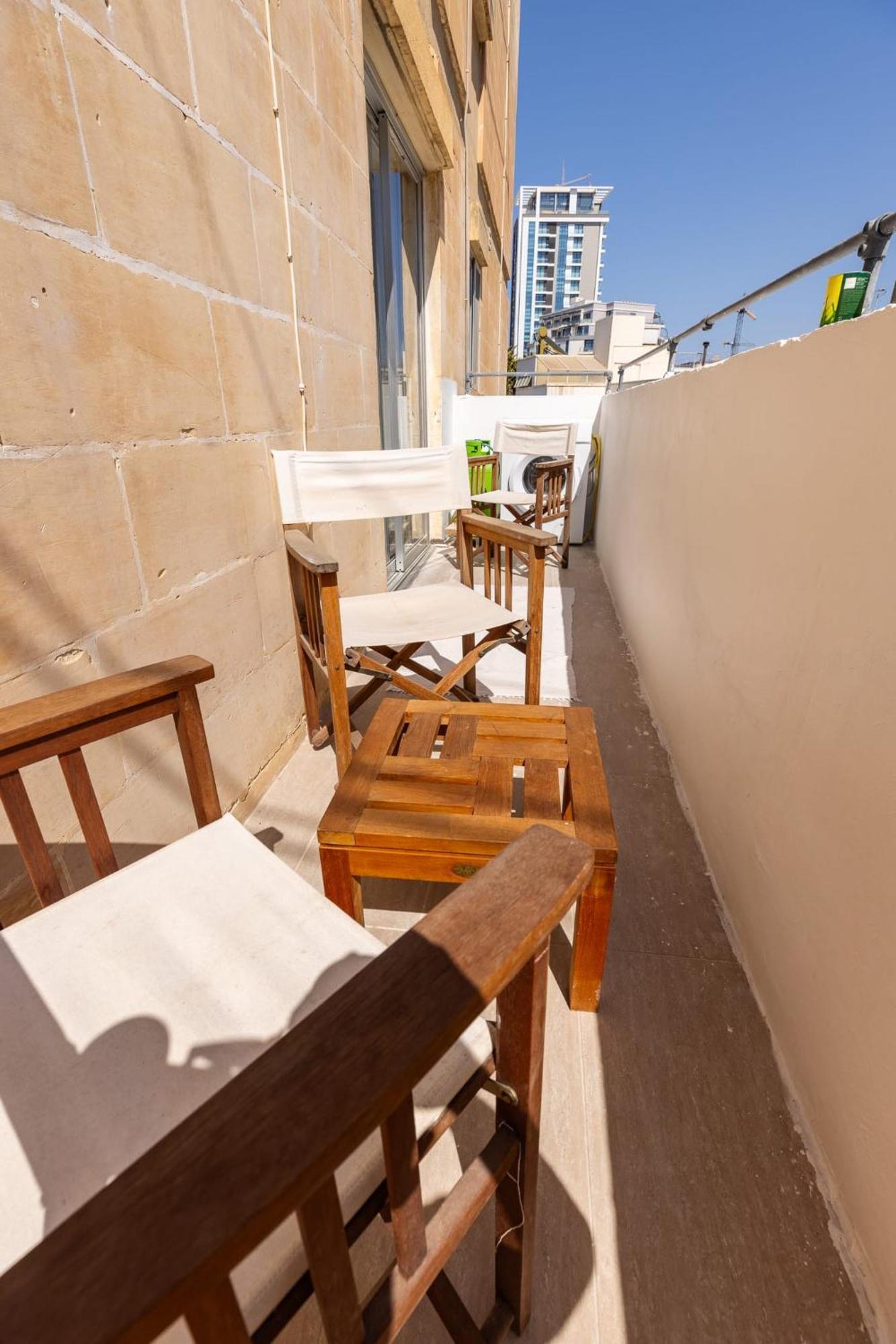 Pinewood Apartment Saint Julian's Екстериор снимка
