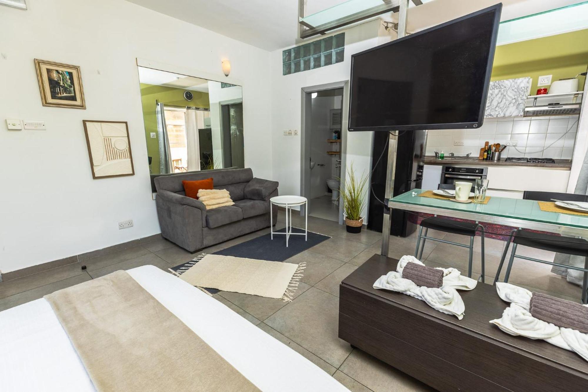 Pinewood Apartment Saint Julian's Екстериор снимка