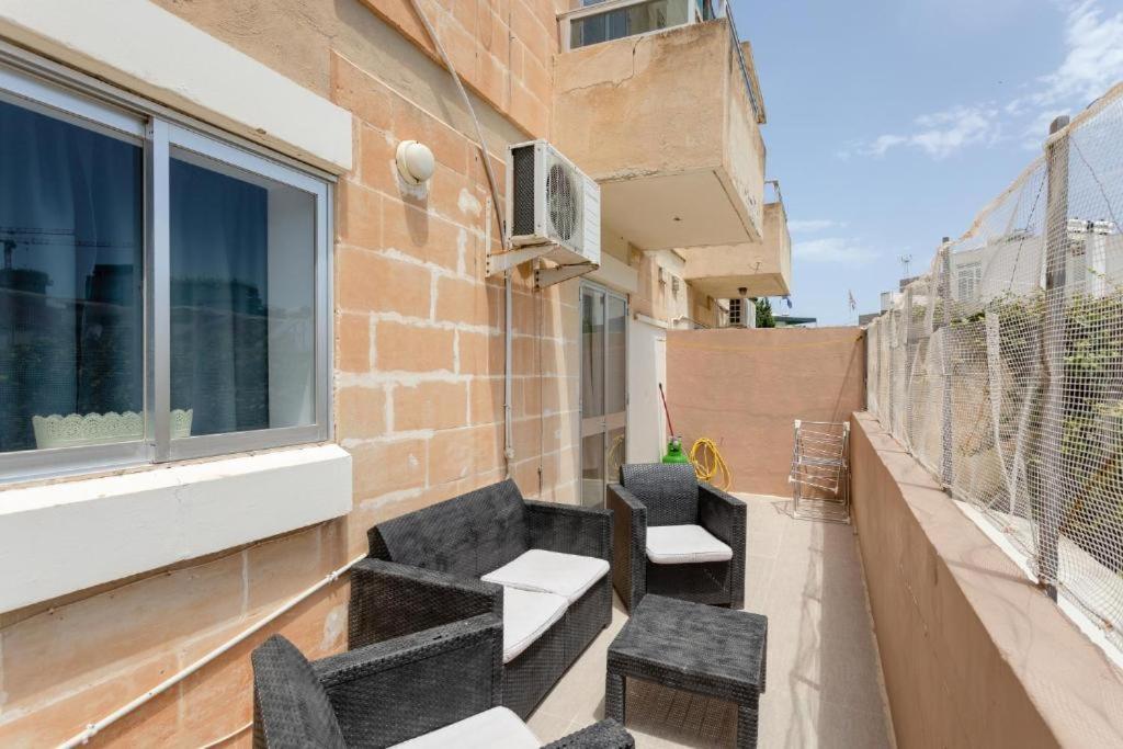 Pinewood Apartment Saint Julian's Екстериор снимка