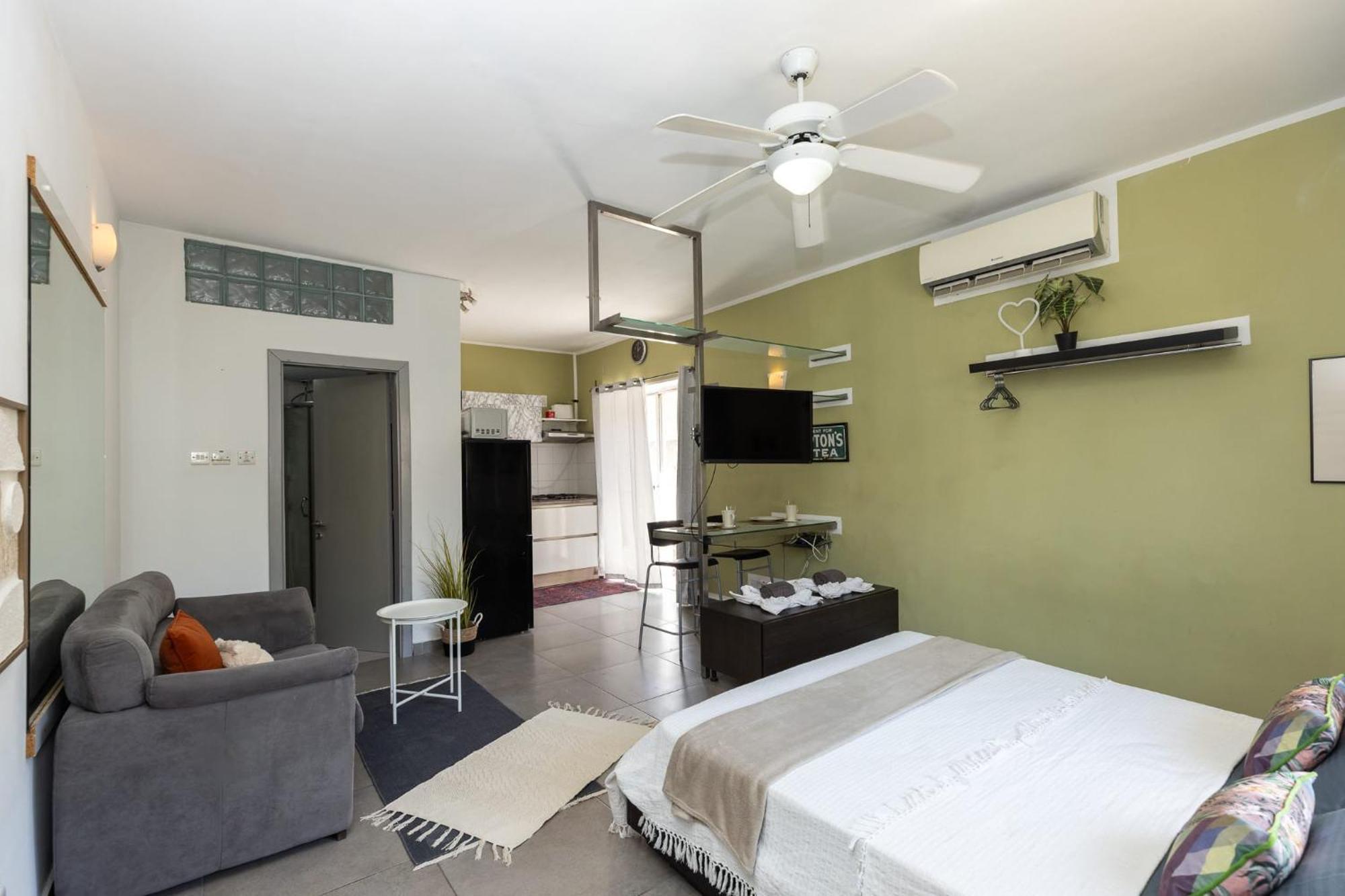 Pinewood Apartment Saint Julian's Екстериор снимка